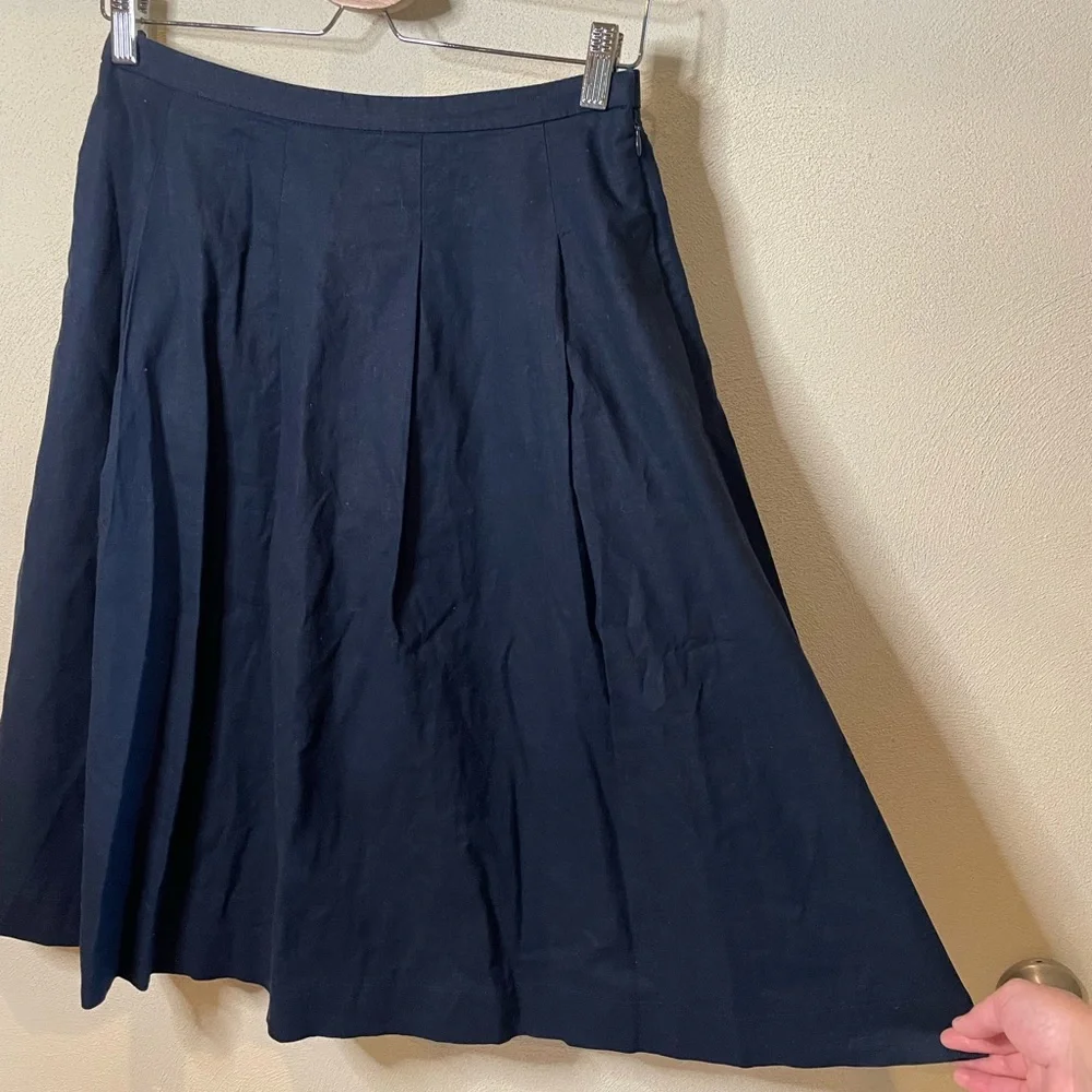 Uniqlo Navy Blue Cotton Linen A-Line Pleated High-Waisted Below the Knee Skirt M